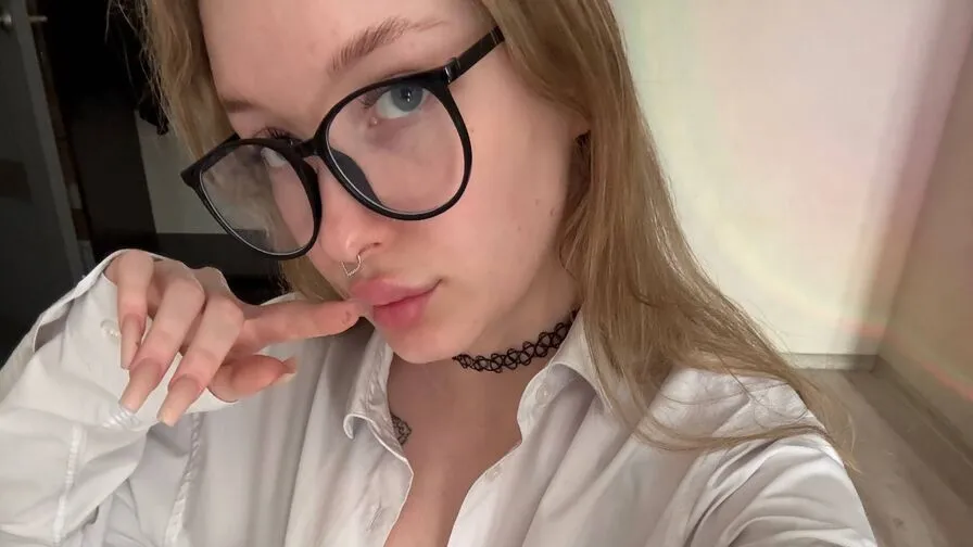 Chat with JadeDerrow