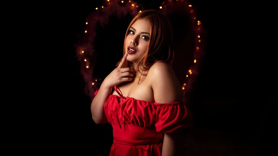 Chat with IvonneLogan