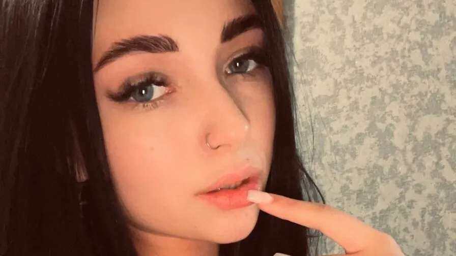 Chat with ElodiaPecoraro
