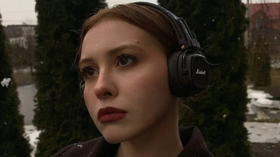 Chat with ElyseAndel
