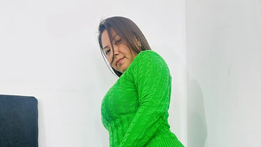 Chat with ArielaWein