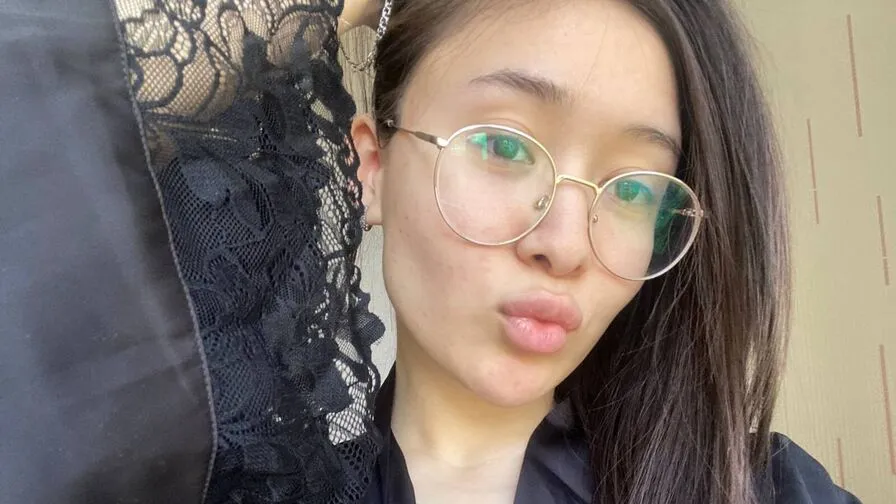 Chat with CammieCoroniti