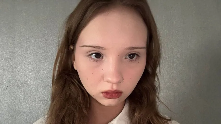 Chat with LaritaLudemann