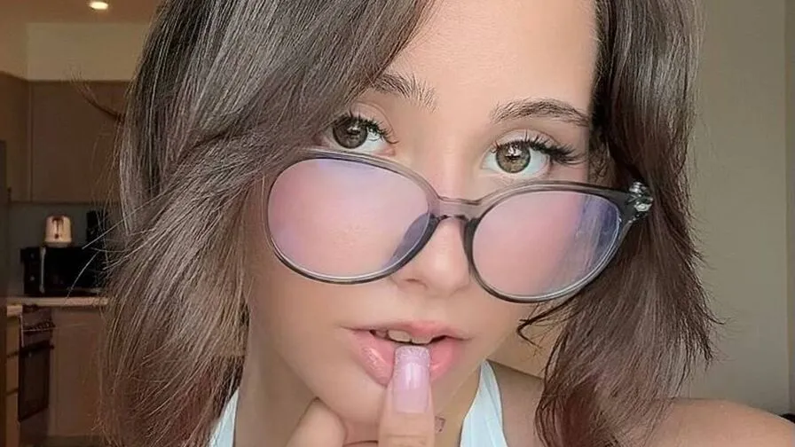 Chat with EleanorMusser