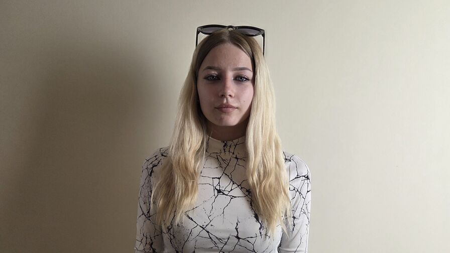 Chat with EvelynReynaga