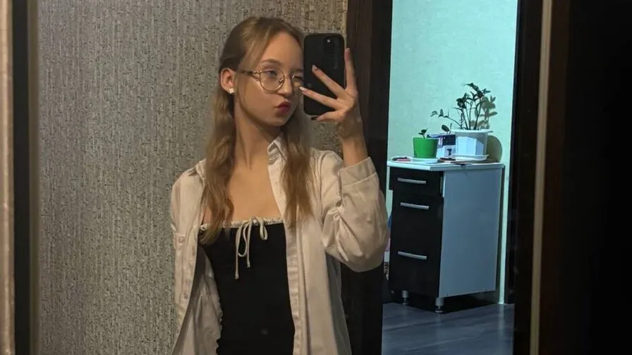 Chat with NicoleAndDixon