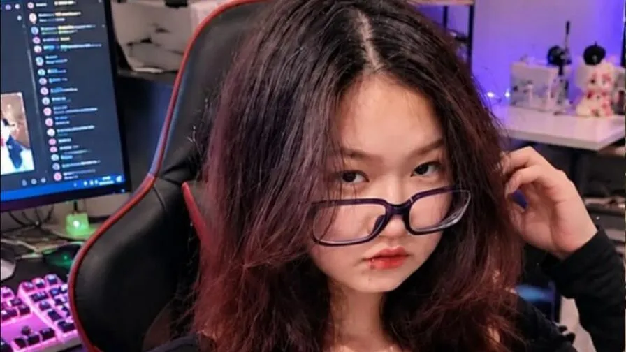 Chat with TishaOyervides