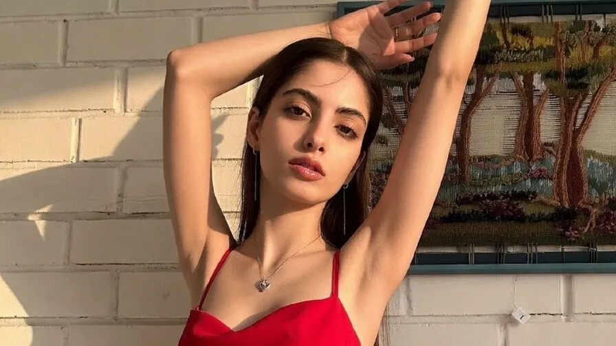 Chat with CherlyDouglas