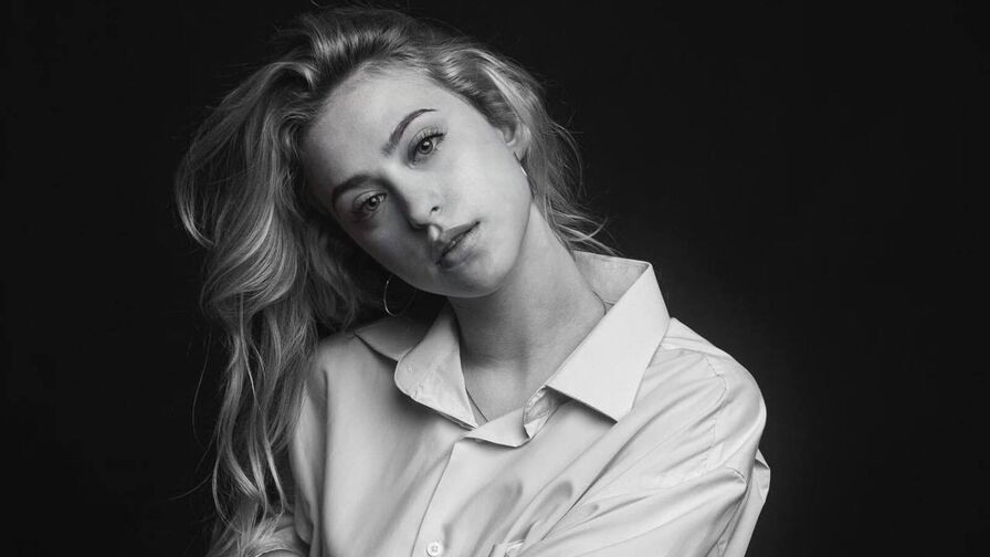 Chat with GwynethHibbits
