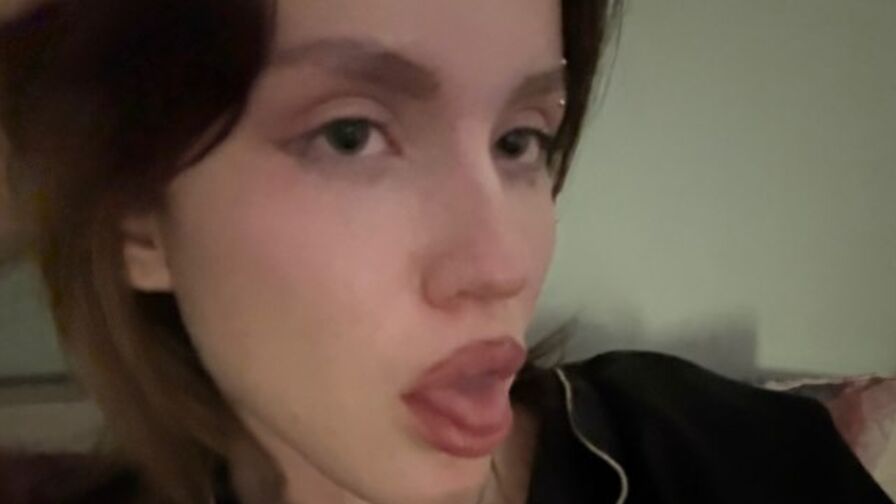 Chat with RosariaSkemp