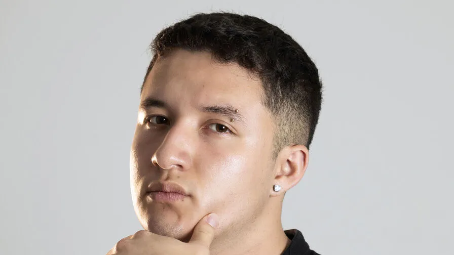 Chat with AlexanderWolf