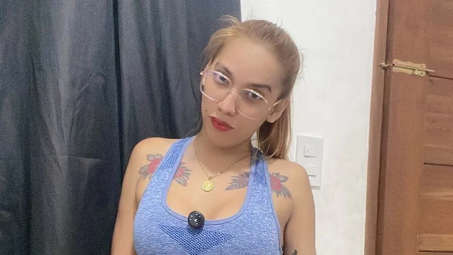 Chat with AngelaYu