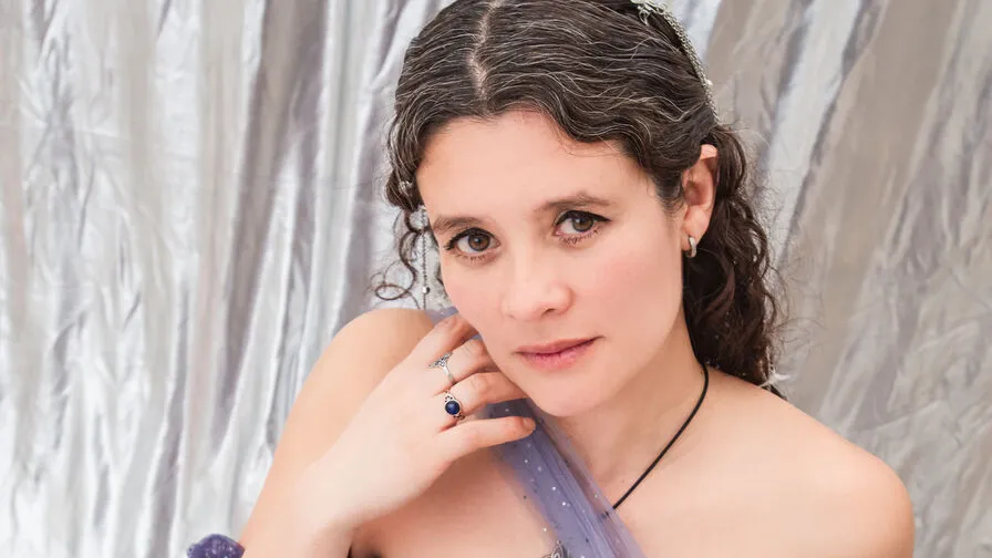 Chat with LiaEspenser