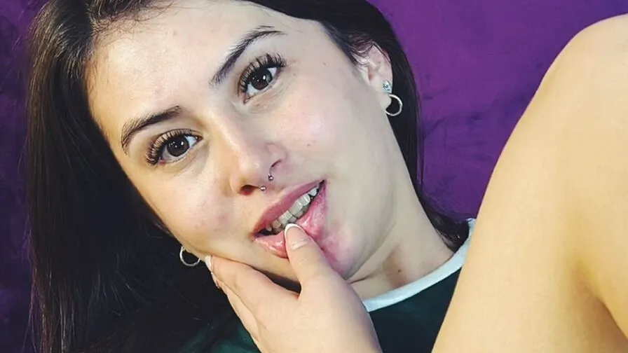 Chat with MilenaEvansz