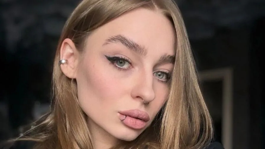 Chat with EvaVotta
