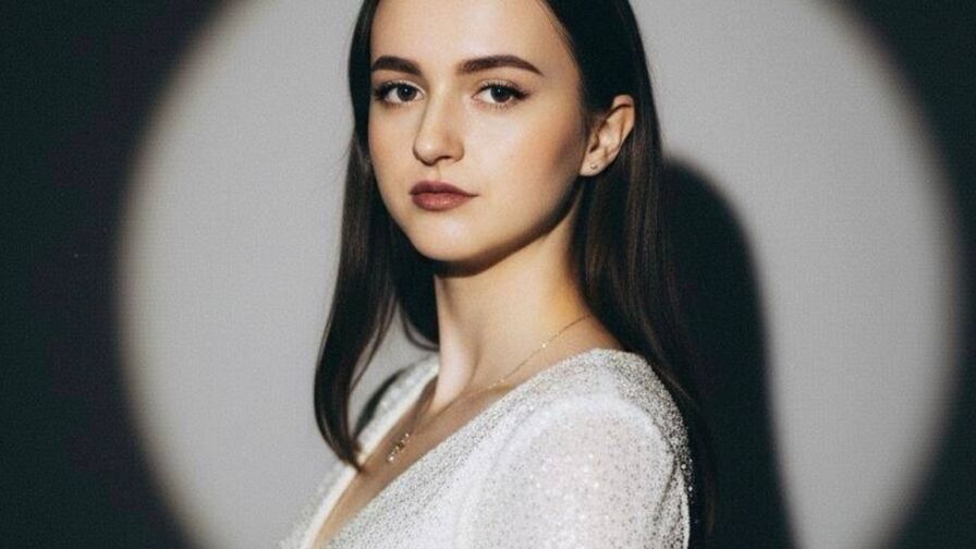 Chat with ChanellMidgette