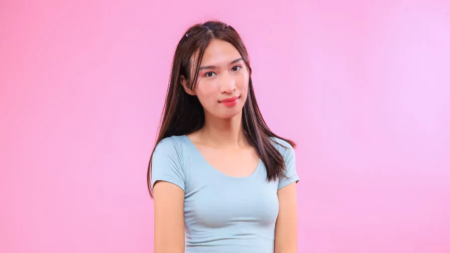 Chat with LeillaSanchez