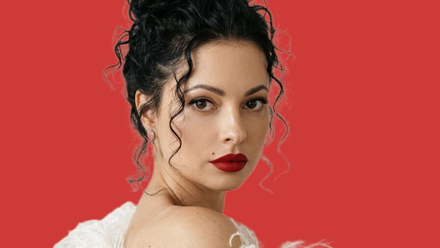 Chat with EmmyJasmin
