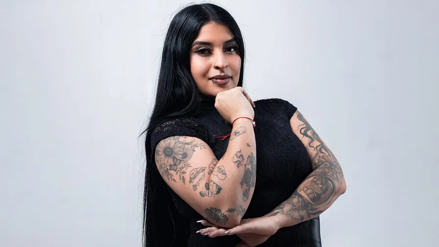 Chat with BellaMonrow