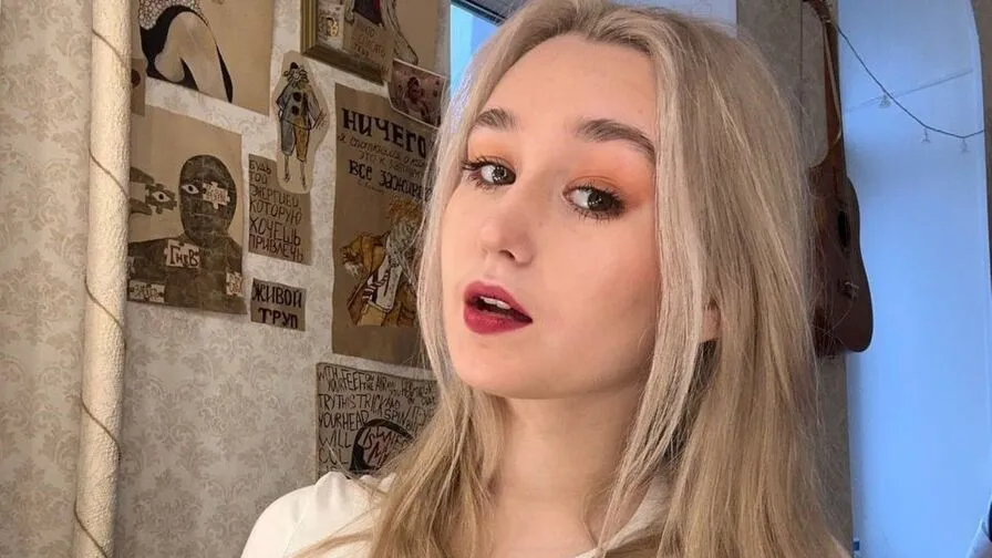 Chat with IlianaEggenberg