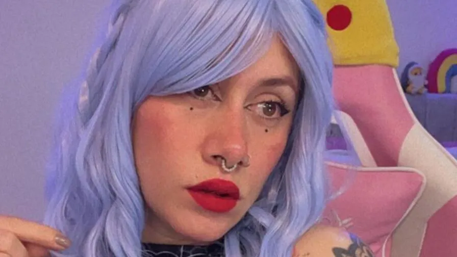 Chat with MochiVelvet