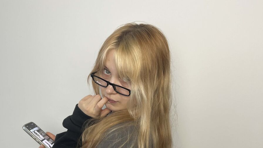 Chat with EloiseGow