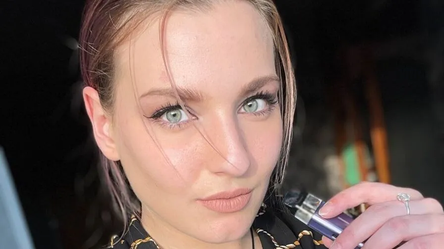 Chat with CristaStwell