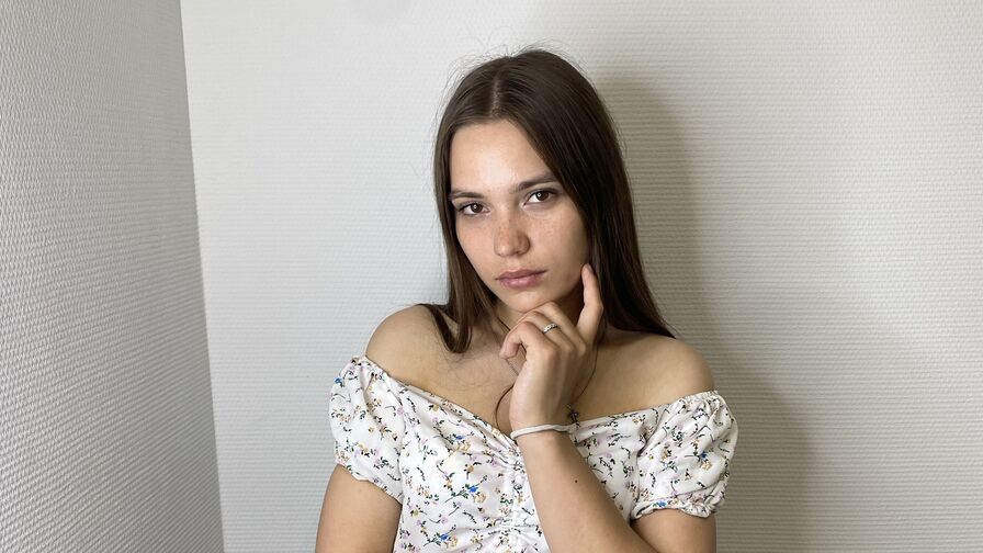 Chat with TessaMilton