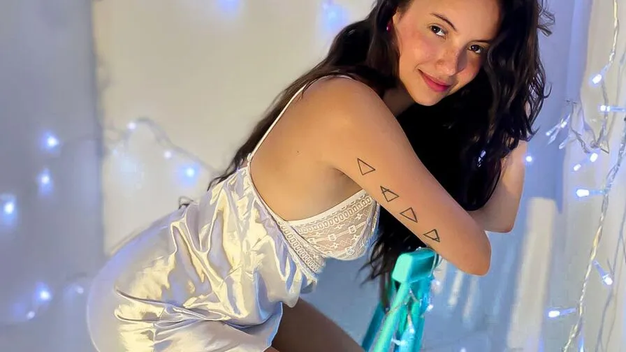 Chat with SophiDacord