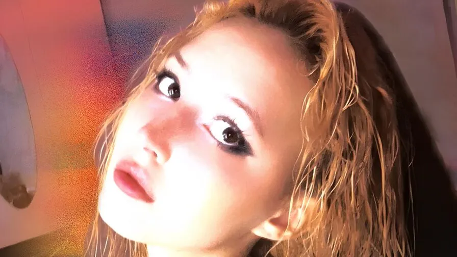 Chat with AlyonaMew