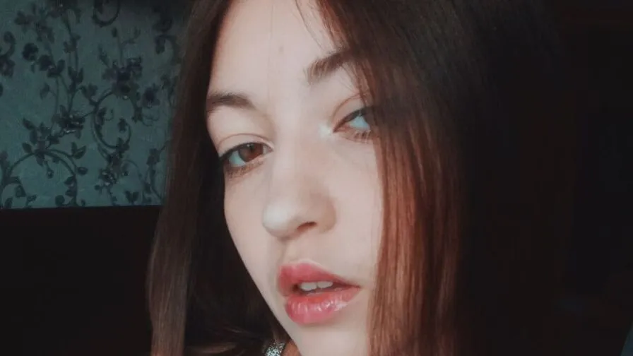 Chat with SarinaUmscheid