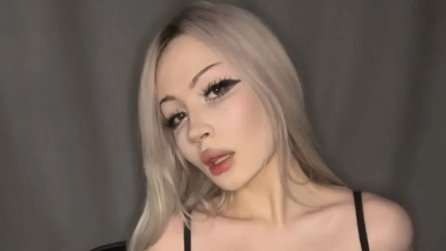 Chat with EdwinaSepeda