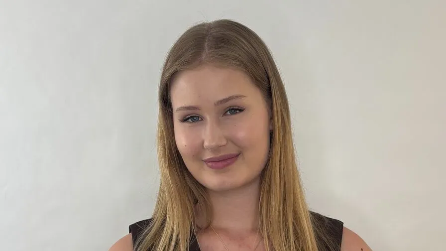 Chat with LillieTumminia