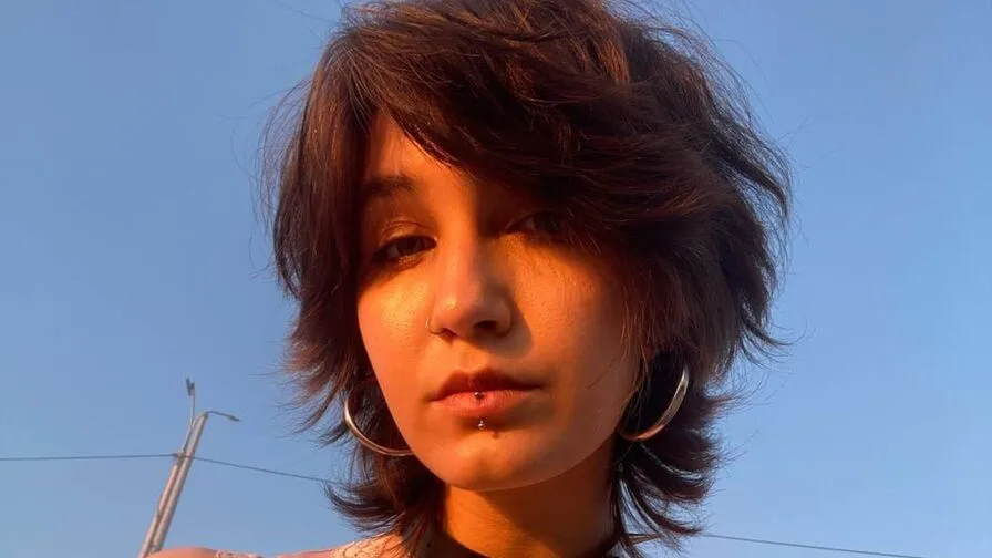 Chat with LatoshaZayicek