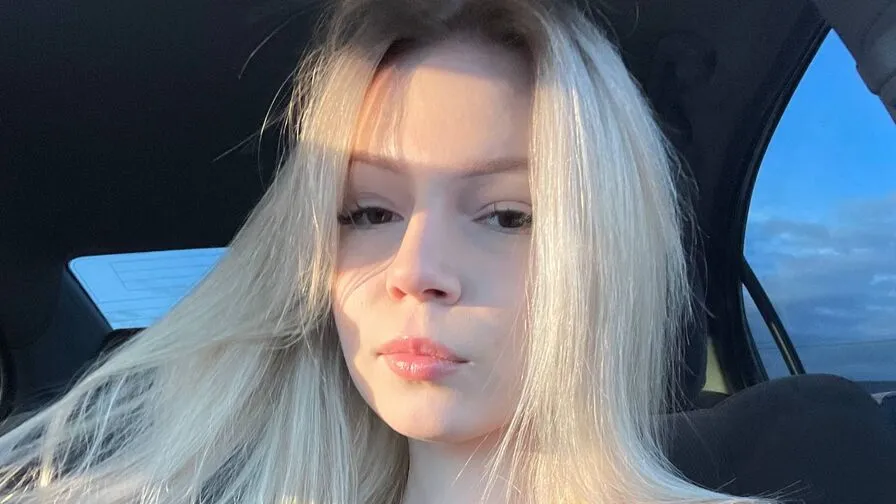 Chat with AdellWaskey