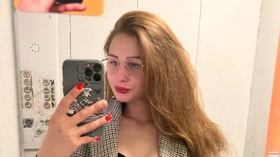 Chat with LillieMann