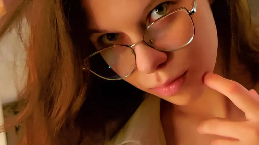 Chat with JulinaGoroven