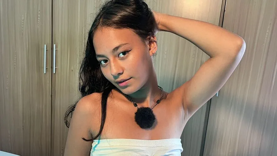 Chat with IsabellaSantanna