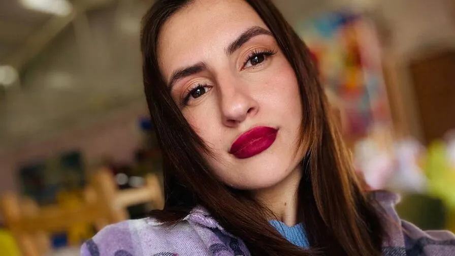 Chat with MiguelinaCaram