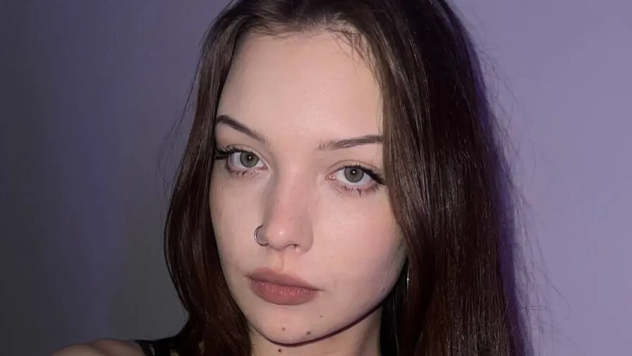 Chat with AmilyUiUi