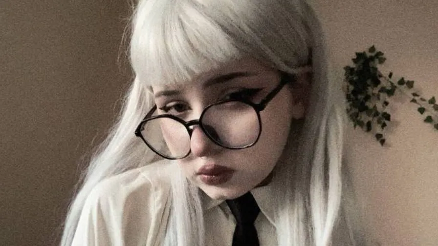 Chat with MonikaWilsson