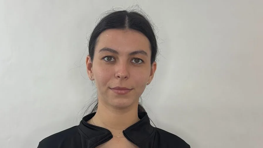 Chat with EleanoraBarners