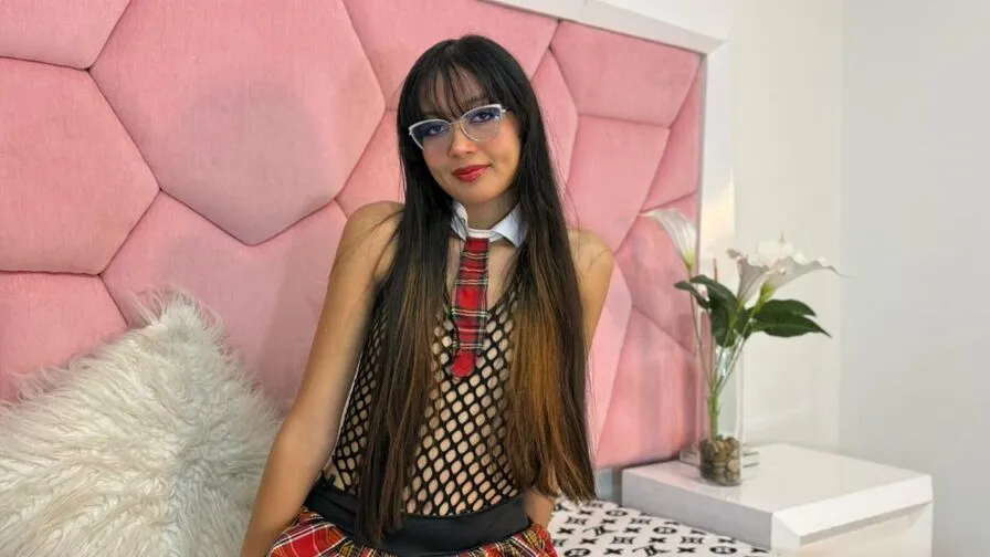 Chat with LizMotini