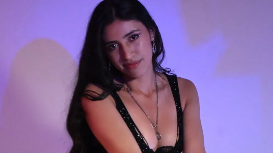 Chat with OlivyaBeltran
