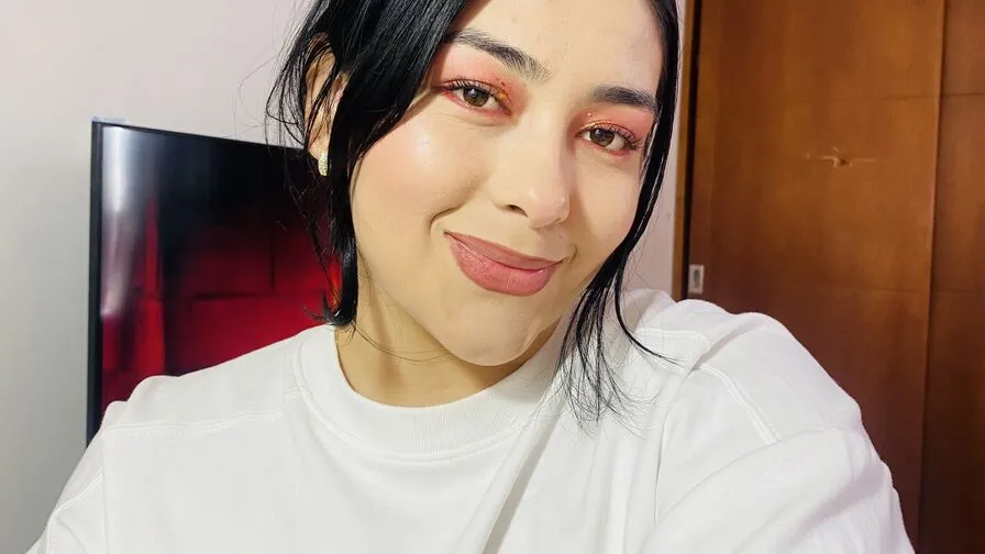 Chat with SophieBella