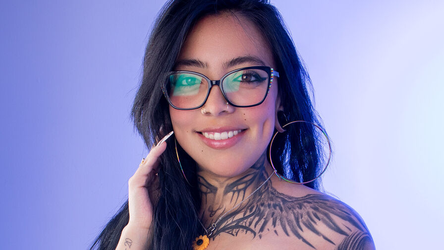 Chat with AlondraPane