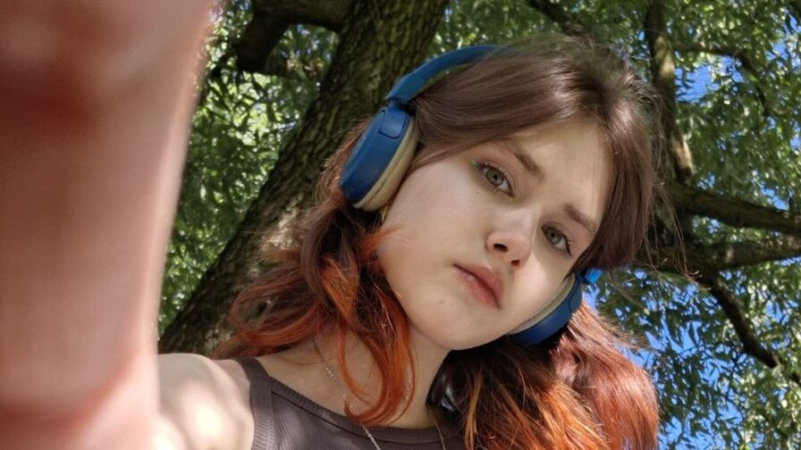 Chat with OliviaHurewicz