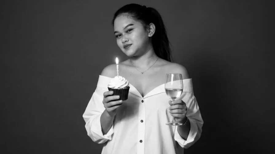 Chat with AshleeRodriguez