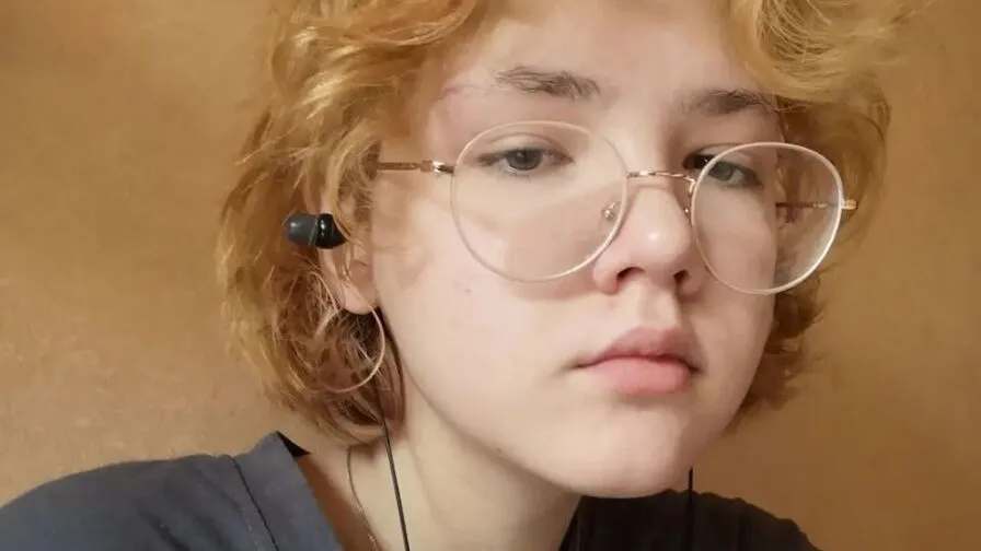 Chat with LucyRandy