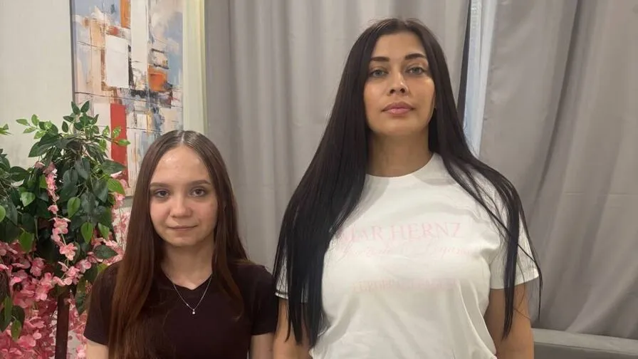 Chat with AlisAndSara